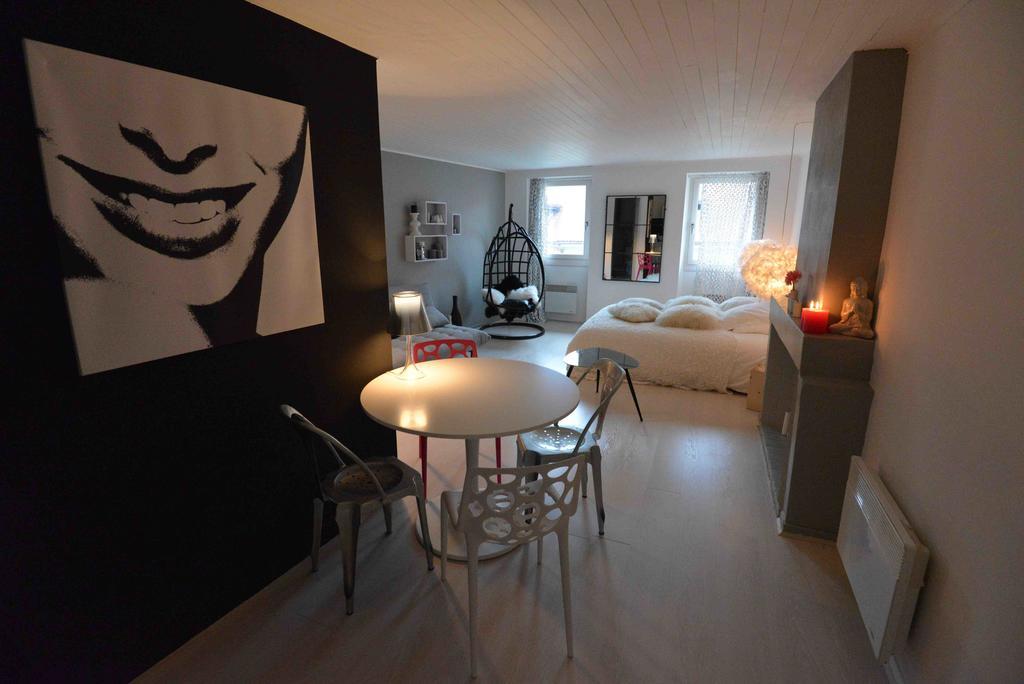 Apartamento "Un Lieu Unique" Le Cozy Annecy Habitación foto